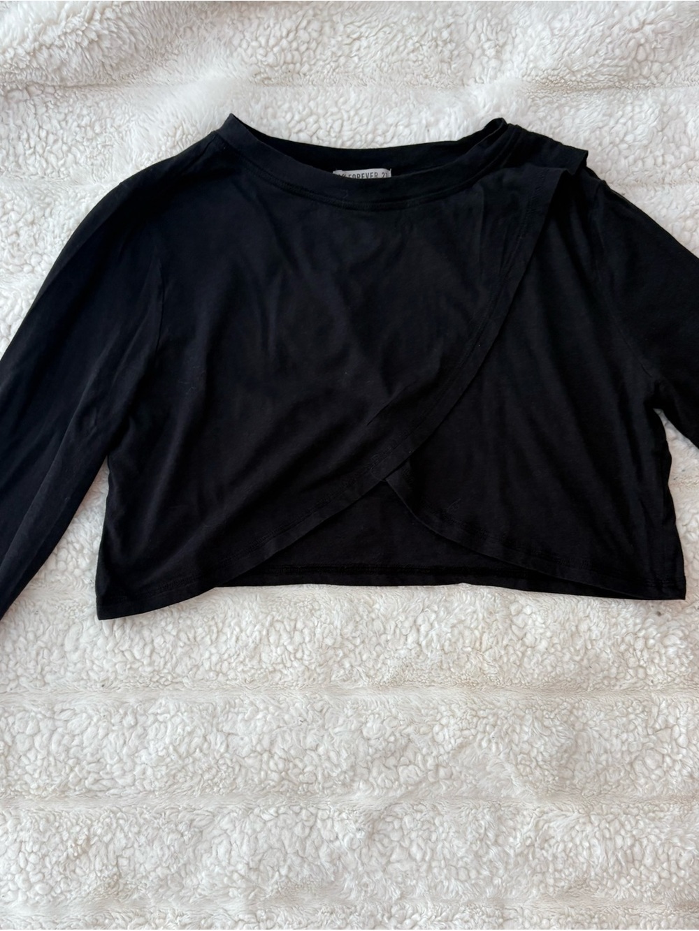 Forever 21 Black Cropped Long-Sleeve Twist Front Top